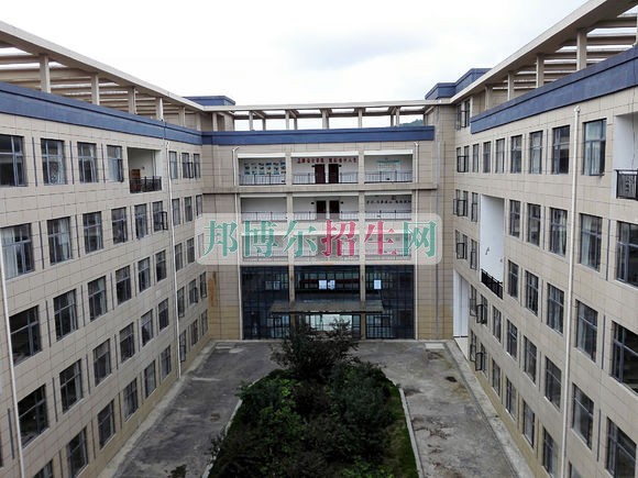 貴州商業(yè)高等?？茖W(xué)校學(xué)費