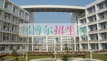武漢廣場職業(yè)技術(shù)學(xué)院網(wǎng)站網(wǎng)址