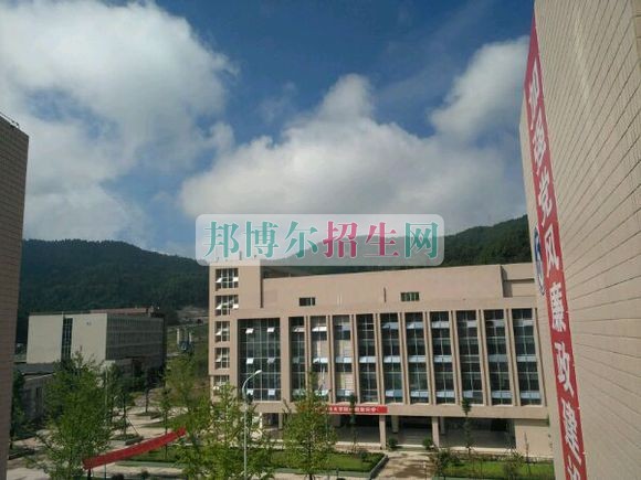 巴中職業(yè)技術學院網(wǎng)站網(wǎng)址