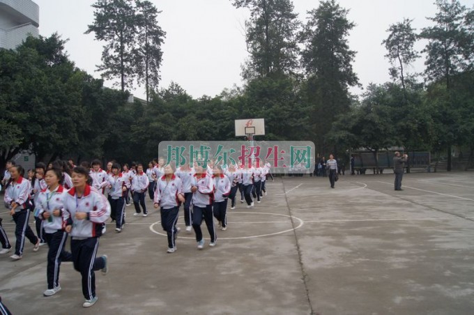 四川省瀘縣建筑職業(yè)中專(zhuān)學(xué)校2016年報(bào)名條件、招生對(duì)象