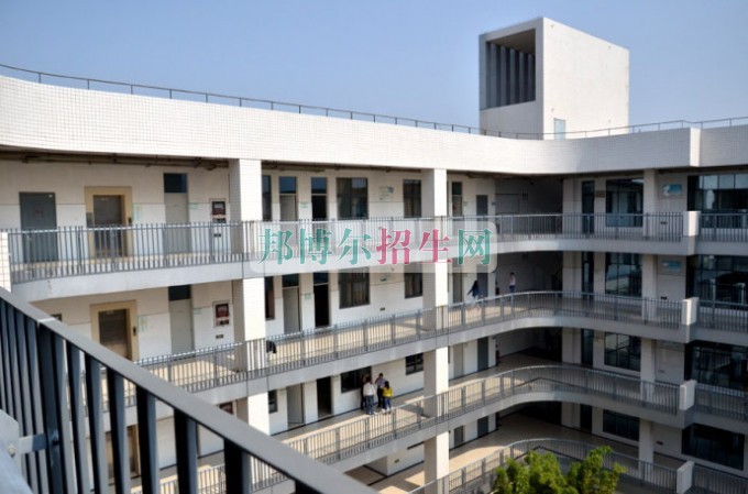 江蘇商貿(mào)職業(yè)學院學費
