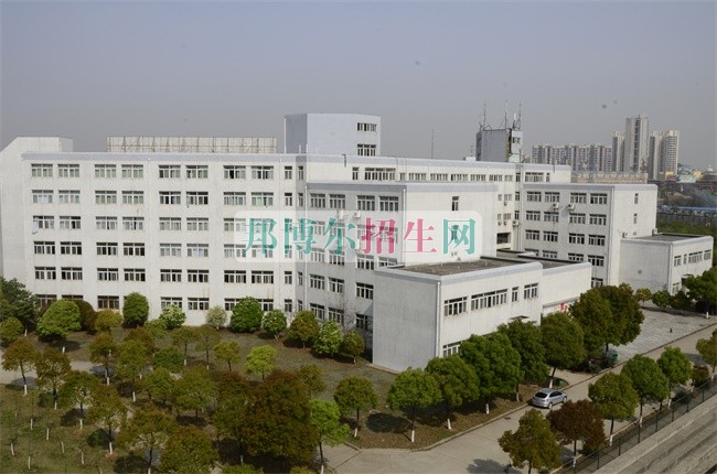 武漢信息傳播職業(yè)技術(shù)學(xué)院是幾專(zhuān)
