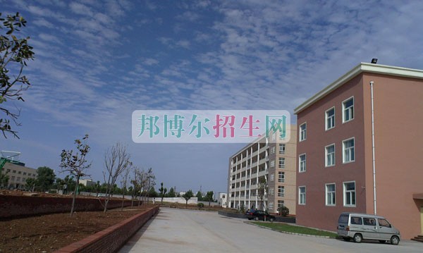 中專(zhuān)升大專(zhuān)什么時(shí)候報(bào)名