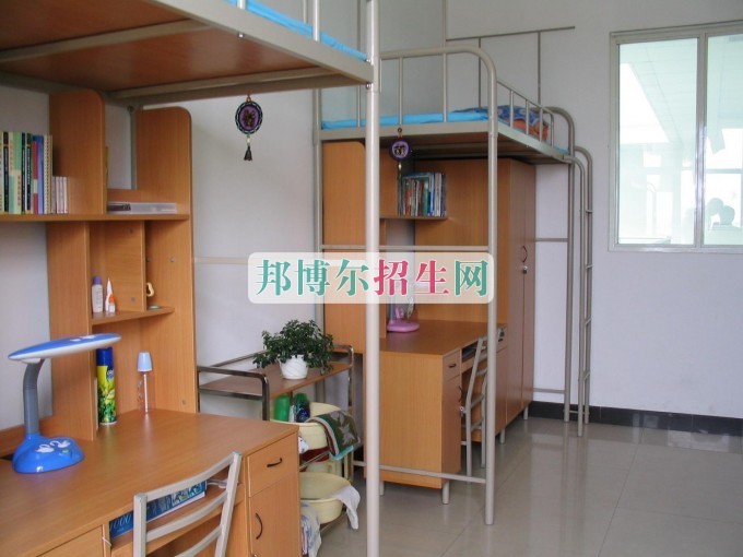 上中?？梢钥即髮W(xué)嗎