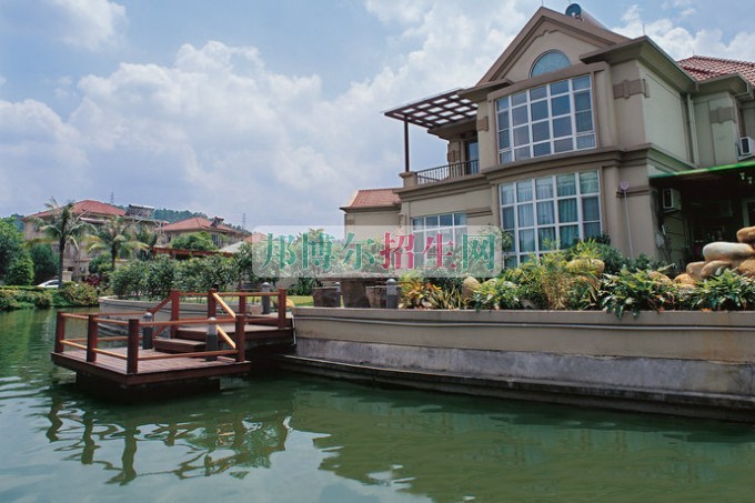 哪個建筑設(shè)計(jì)學(xué)校好