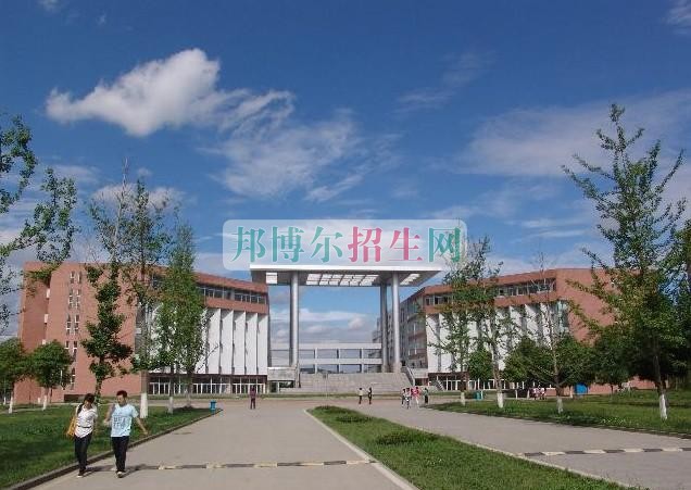 初中畢業(yè)學(xué)動漫設(shè)計(jì)與制作怎么樣