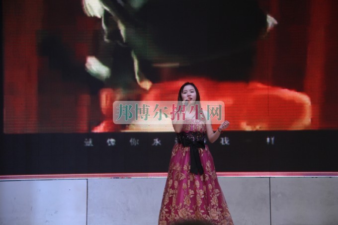 天府新區(qū)成人中等專業(yè)學(xué)校“美好新區(qū)，千年廣都”