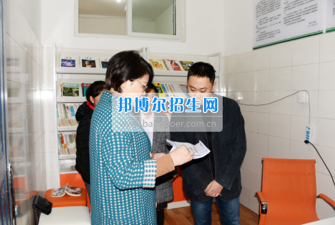 川南幼兒師范高等?？茖W(xué)校黨團(tuán)工作站、圖書漂流站在學(xué)生公寓正式運(yùn)行