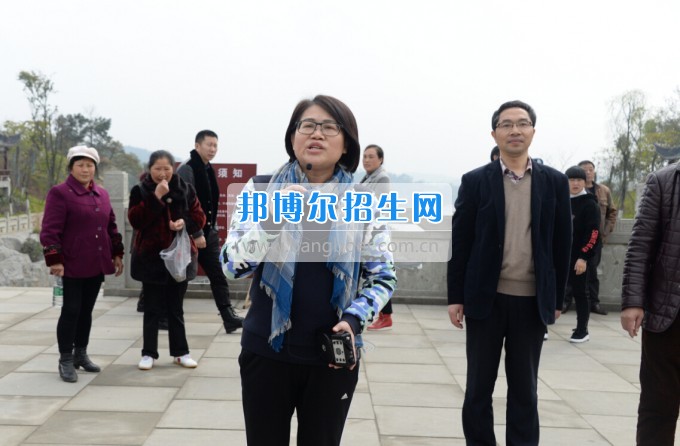 川南幼兒師范高等?？茖W(xué)校舉行慶祝國(guó)際勞動(dòng)?jì)D女節(jié)活動(dòng)