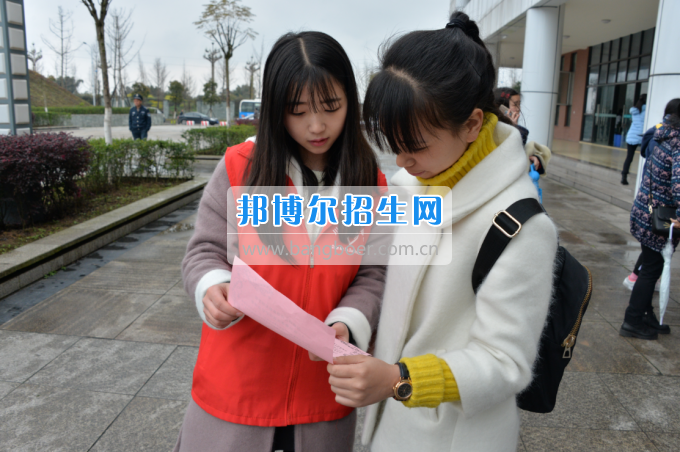 川南幼兒師范高等?？茖W(xué)校舉行“3·15”消費(fèi)者權(quán)益日宣傳活動