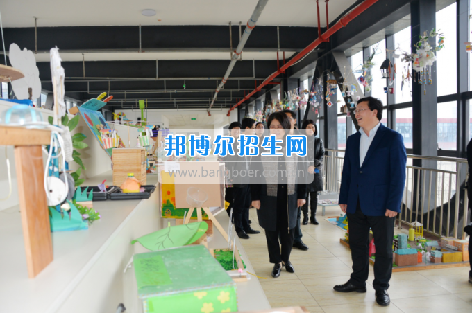 川南幼兒師范高等?？茖W(xué)校作“互聯(lián)網(wǎng)+教育”專題報(bào)告