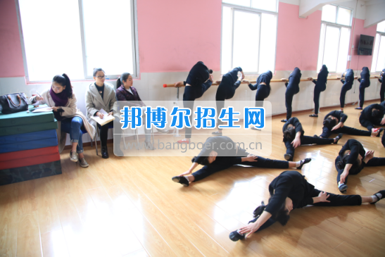 川北幼兒師范高等?？茖W(xué)校學(xué)前教育系赴南江小河職中調(diào)研