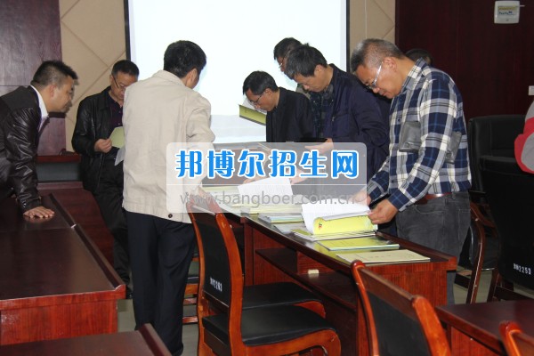 四川省德陽(yáng)市師培機(jī)構(gòu)負(fù)責(zé)人來(lái)重慶市江津區(qū)師范進(jìn)修學(xué)校考察教師教育工作