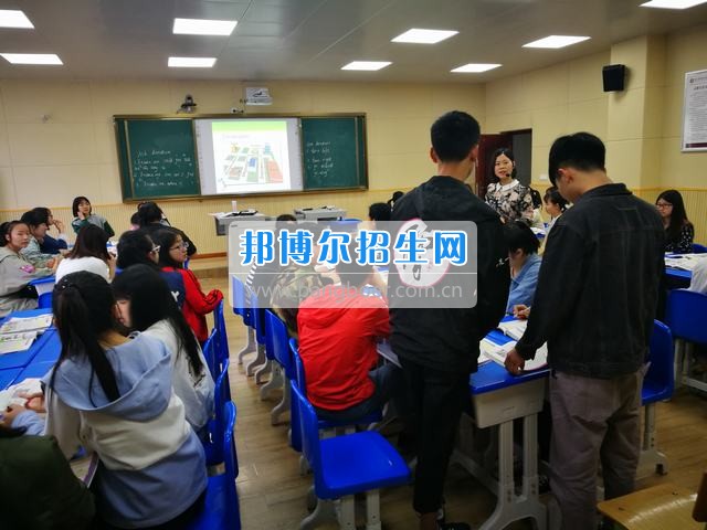 “一師兩課”教改公開課系列報(bào)道之十六:第九周教改公開課評(píng)議與綜述
