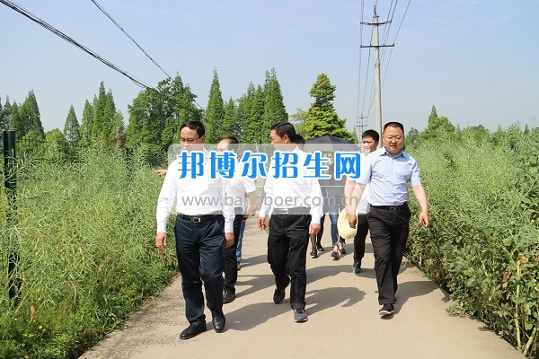 2017年成都農(nóng)業(yè)科技職業(yè)學(xué)院召開“校地合作、共建園區(qū)”專題會