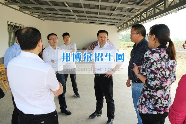 2017年成都農(nóng)業(yè)科技職業(yè)學(xué)院召開“校地合作、共建園區(qū)”專題會