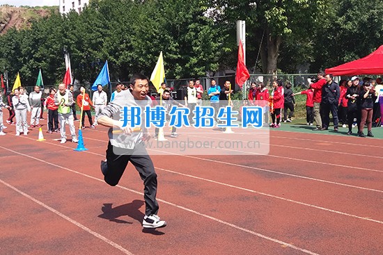 重慶教育管理學校組隊參加巴南區(qū)第十四屆教職工趣味體育運動會 