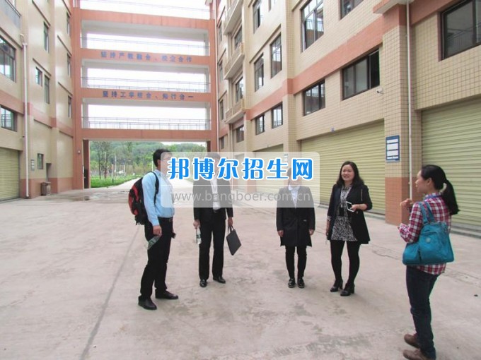 深化校企合作 培養(yǎng)緊缺技能汽車人才——瀘州財經(jīng)學校開展中德諾浩校企合作學術(shù)交流活動