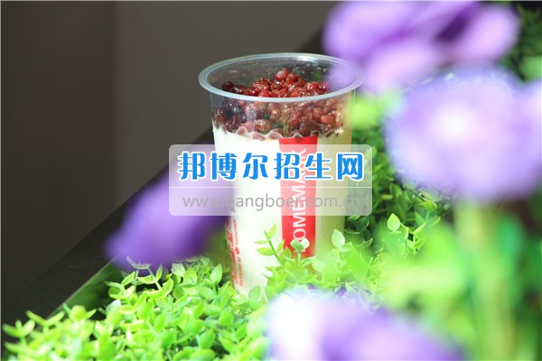 成都希望航空職業(yè)學(xué)校美味冷飲大曝光！據(jù)說，正數(shù)第三的是同學(xué)們最喜愛的冷飲！