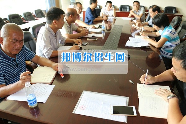 攀枝花市經(jīng)貿(mào)旅游學(xué)校召開邊坡治理?yè)岆U(xiǎn)工程后續(xù)治理工作專題推進(jìn)會(huì)