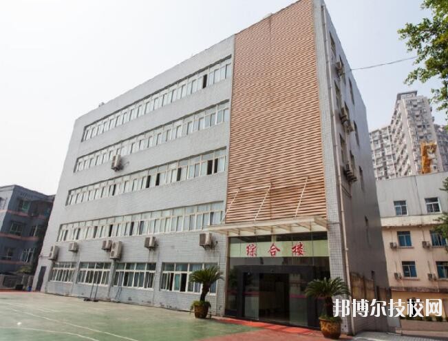 重慶建筑高級(jí)技工學(xué)校2020年報(bào)名條件、招生要求、招生對(duì)象