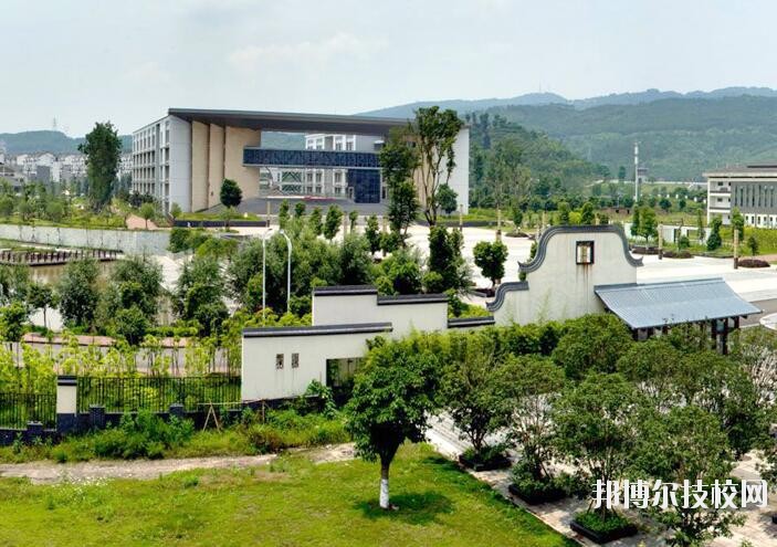 重慶兩江職業(yè)教育中心2020年報名條件、招生要求、招生對象