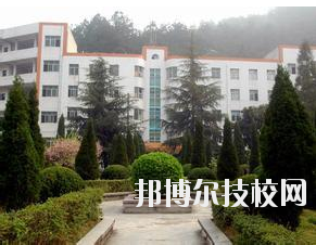 黔南民族衛(wèi)生學(xué)校2020年學(xué)費(fèi)、收費(fèi)多少