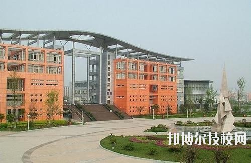 成都市中山職業(yè)技術(shù)學(xué)校2020年報(bào)名條件、招生要求、招生對(duì)象
