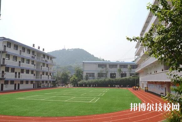重慶知行衛(wèi)生學(xué)校2020年報名條件、招生要求、招生對象