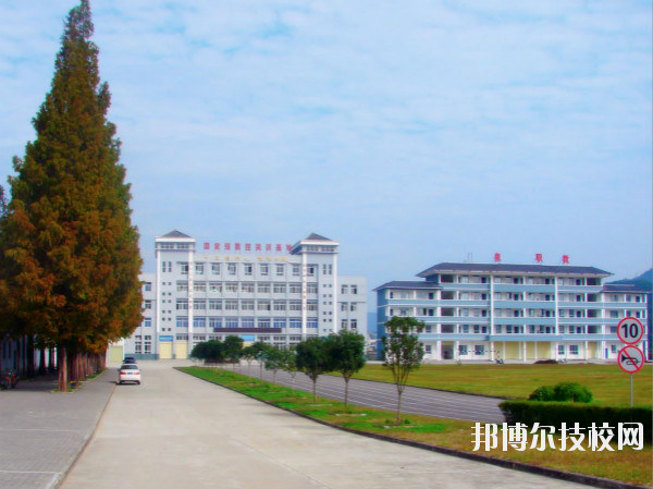 石泉縣職業(yè)教育中心2020年報名條件、招生要求、招生對象