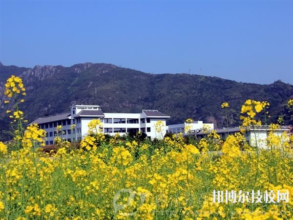 樂清市雁蕩山旅游學(xué)校2020年報名條件、招生要求、招生對象