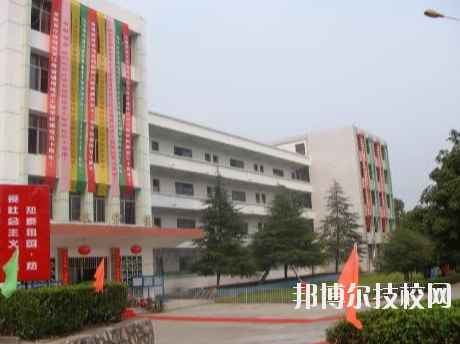 江西通用技術(shù)工程學(xué)校2020年報(bào)名條件、招生要求、招生對象