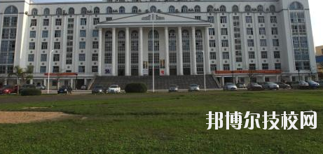 南寧工貿(mào)職業(yè)技術學校2020年招生辦聯(lián)系電話 
