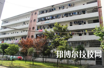 江西輕工業(yè)高級技工學(xué)校2020年報名條件、招生要求、招生對象