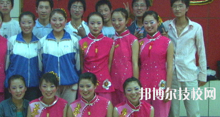 平?jīng)鲂畔⒐こ虒W(xué)校2020年學(xué)費(fèi)、收費(fèi)多少
