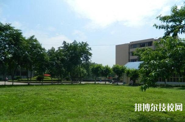 成都廣播電視中等專業(yè)學(xué)校2020年報(bào)名條件、招生要求、招生對(duì)象