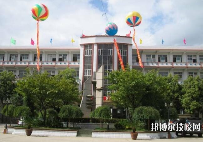 畢節(jié)財貿學校2020年報名條件、招生要求、招生對象