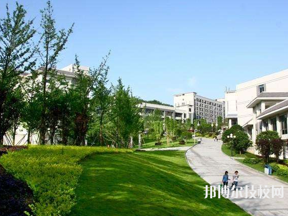 重慶第二交通技工學(xué)校2020年報名條件、招生要求、招生對象