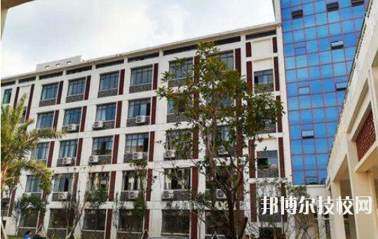 江西井岡山經(jīng)貿(mào)學(xué)校2020年報(bào)名條件、招生要求、招生對(duì)象