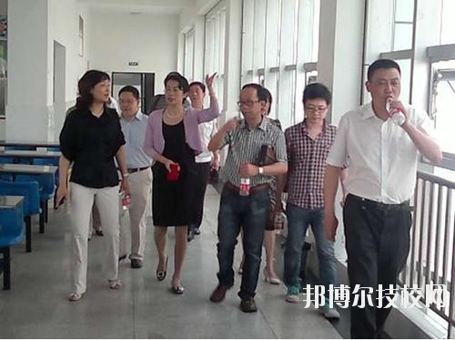 瀘州醫(yī)學院衛(wèi)生學校2020年招生辦聯系電話