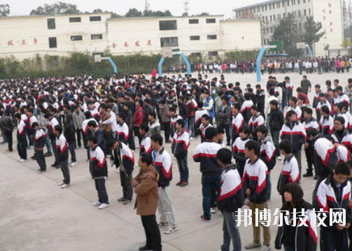 江山職業(yè)教育中心2020年招生辦聯(lián)系電話(huà)