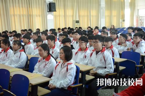 成都財(cái)政貿(mào)易學(xué)校2020年有哪些專(zhuān)業(yè)