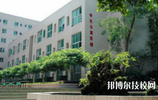 重慶機(jī)械技師學(xué)院2020年報名條件、招生要求、招生對象