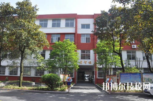 安遠應用職業(yè)技術學校怎么樣、好不好