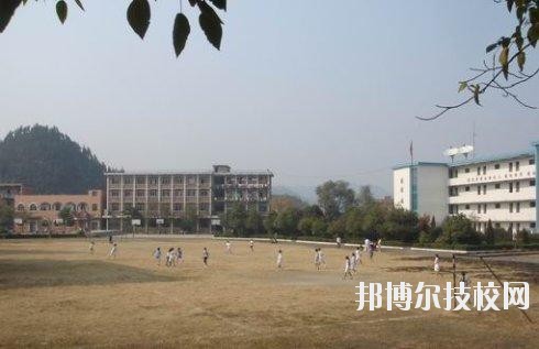 貴州機(jī)電學(xué)校2020年招生辦聯(lián)系電話(huà)