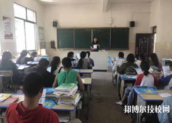 安順機(jī)械工業(yè)學(xué)校2020年報(bào)名條件、招生要求、招生對(duì)象