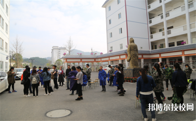 三都水族自治民族中等職業(yè)技術(shù)學(xué)校2020年報(bào)名條件、招生要求、招生對(duì)象