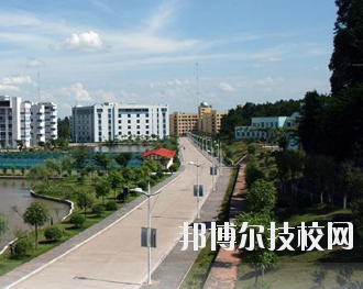 重慶益民技工學(xué)校2020年報(bào)名條件、招生要求、招生對(duì)象