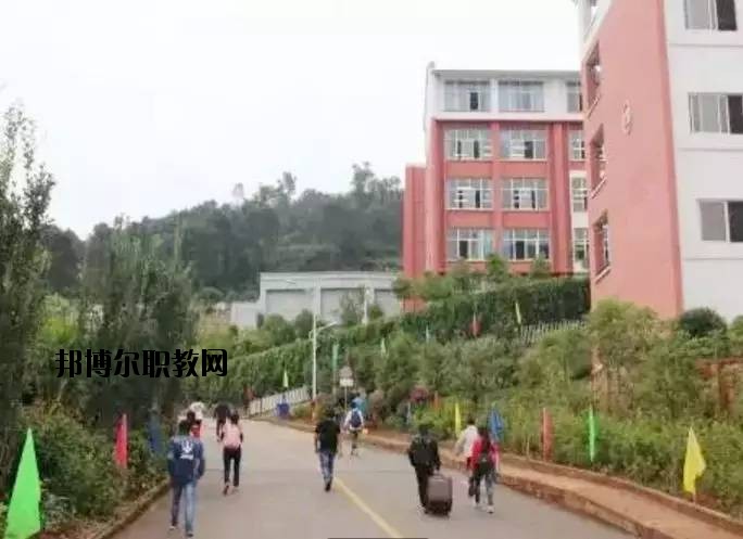 祿勸職業(yè)高級(jí)中學(xué)怎么樣、好不好