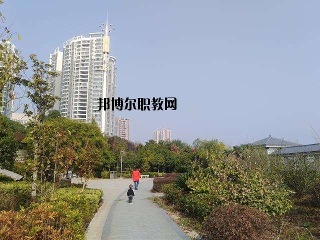 蓮花職業(yè)技術(shù)學校2020年報名條件、招生要求、招生對象